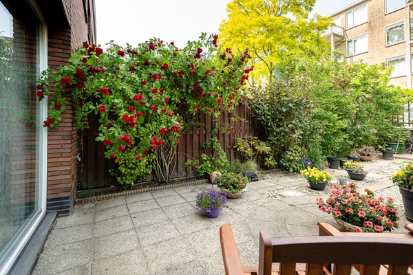 Medium property photo - Vriezenveenstraat 10, 2541 RZ Den Haag
